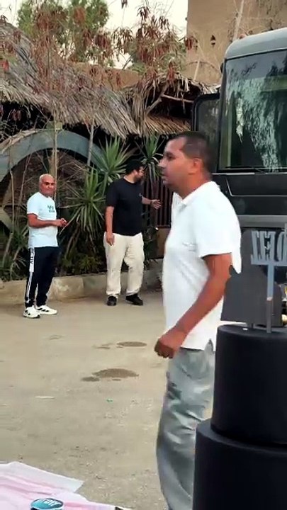 أحمد عز يحتفل بعيد ميلاده داخل كواليس مسلسل "الأمير" بحضور توبا بويوكستون وبيدرو ألونسو