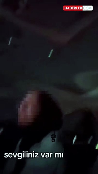 İki genç kızdan, beğendikleri erkeğe ahlaksız teklif