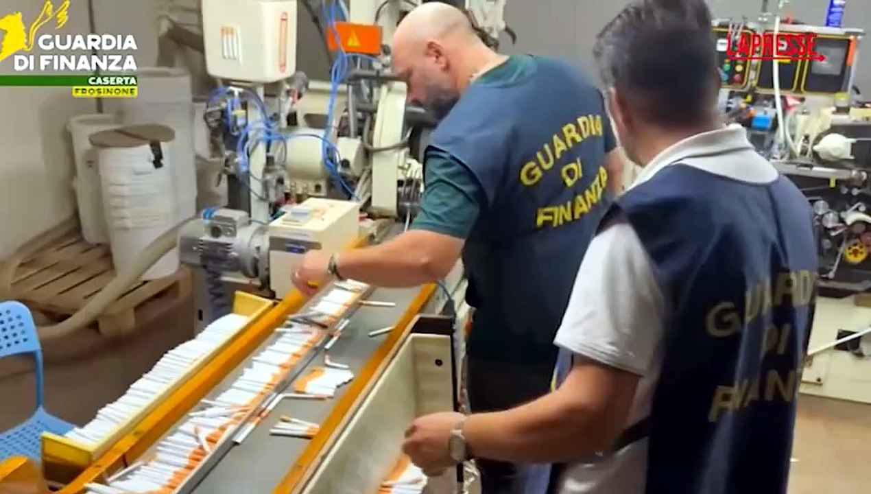 Pavia, scoperta fabbrica clandestina sigarette: ne produceva un milione al giorno