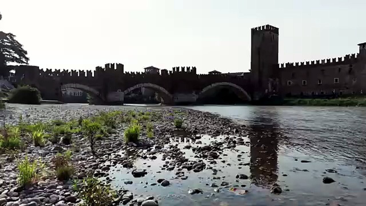 La seconda maglia del Verona 2026/2027