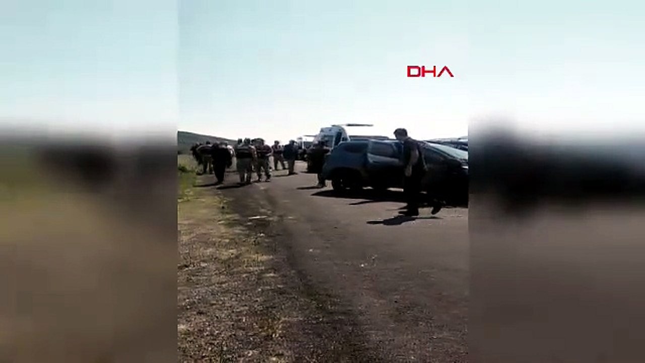 Ardahan'da 3 araç birbirine girdi: Ölü ve yaralılar var