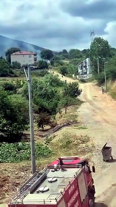 İnegöl Yeniceköy'de Orman Yangını! Bölgeye Ekipler Sevk Edildi