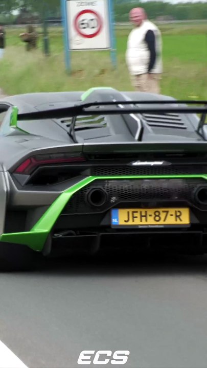 Supercars Accelerating!