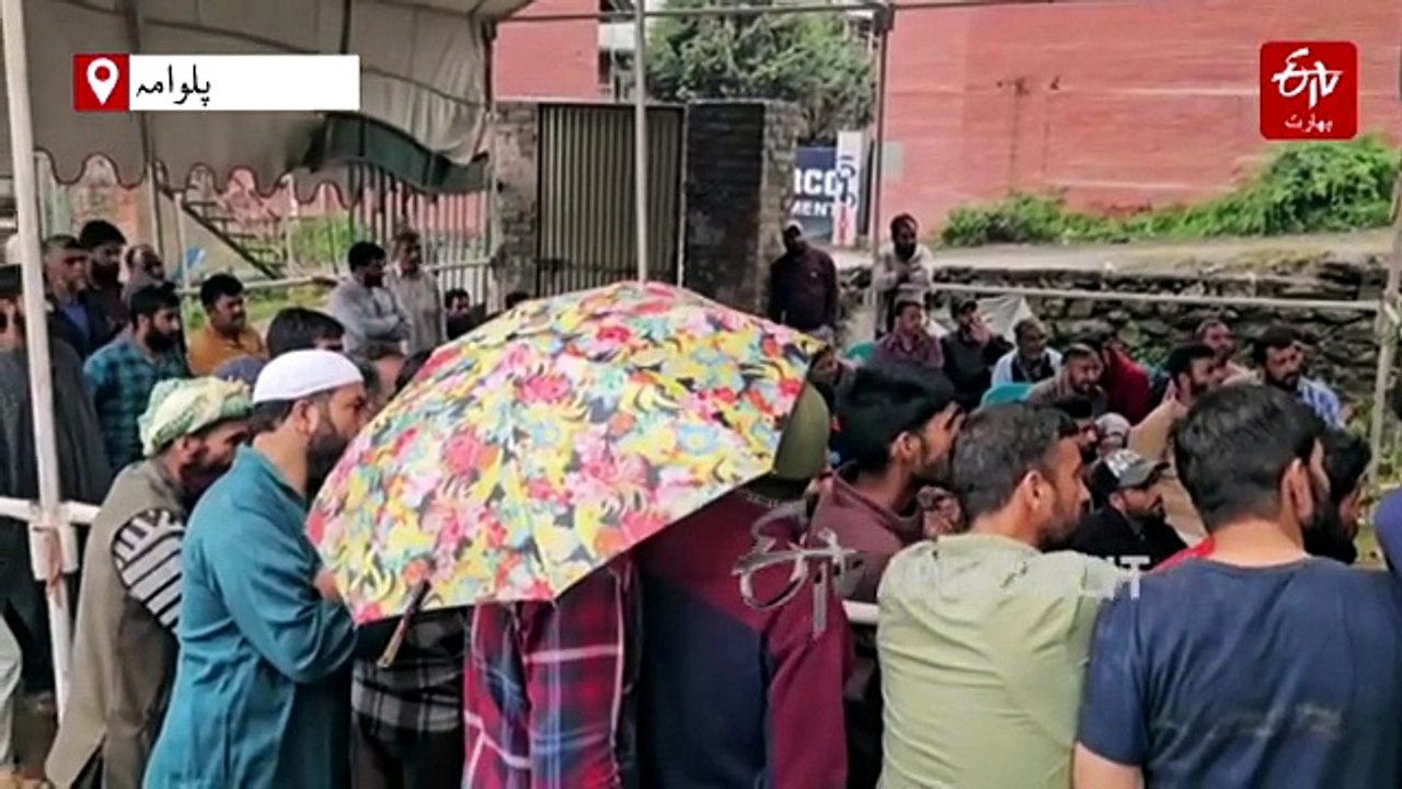 آرکو سیمنٹ انڈسٹری کے ملازمین کا احتجاج، زیرِ ا...