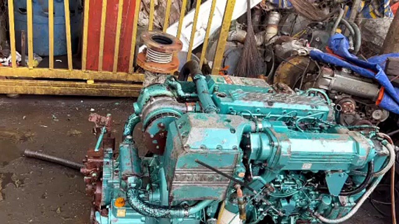 YANMAR 4LH-ST ( 160 hp / 3000 rpm )