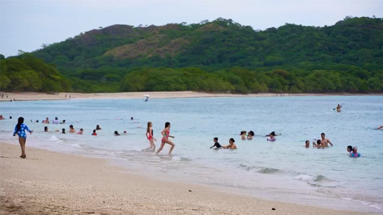 tn7-playa-conchal-paraiso-de-guanacaste-con-arena-formada-por-conchas-230726