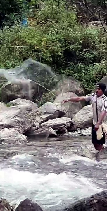 cast net fishing in Nepal |