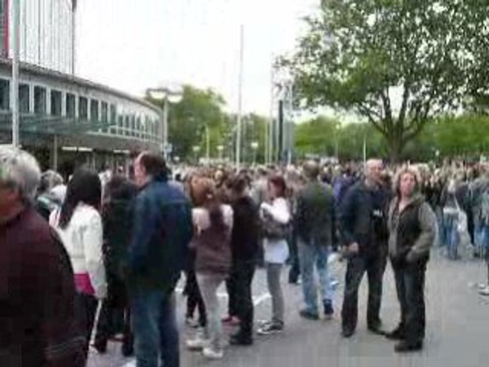 Tokio Hotel Fans in Dortmund [13.6.2008]