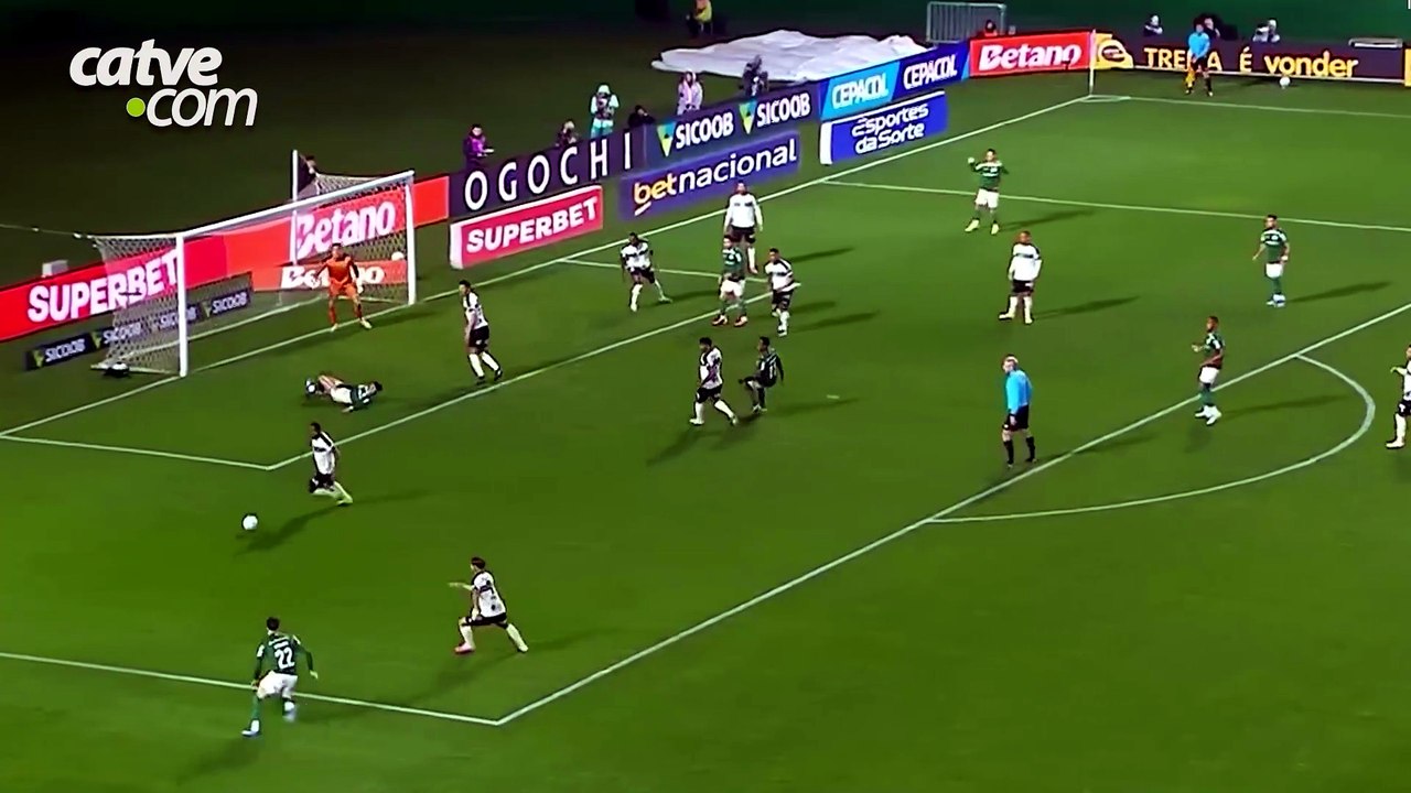 Maurício faz 2, Palmeiras bate Coritiba e mantém gordura no topo