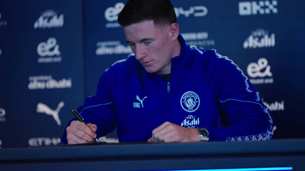 Elliot Anderson behind-the-scenes of his Manchester City record signing