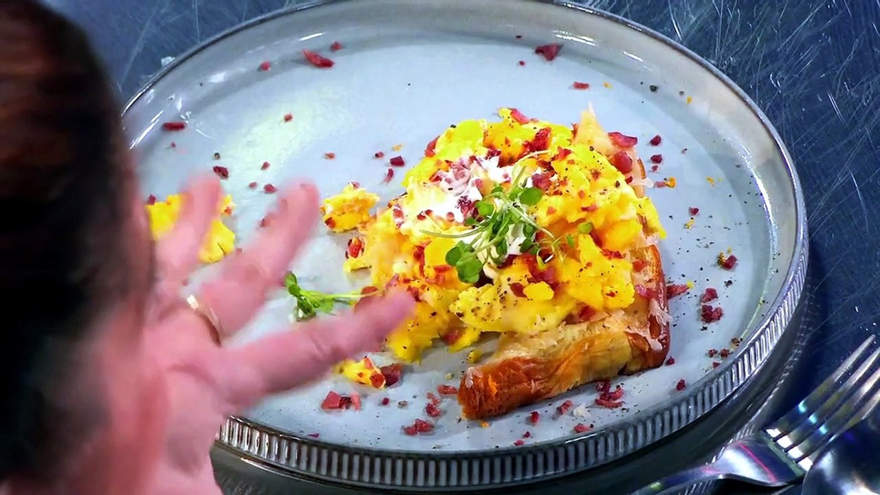 100 Cooks - Season 1 Episode 9 -8 Cooks Down to 1