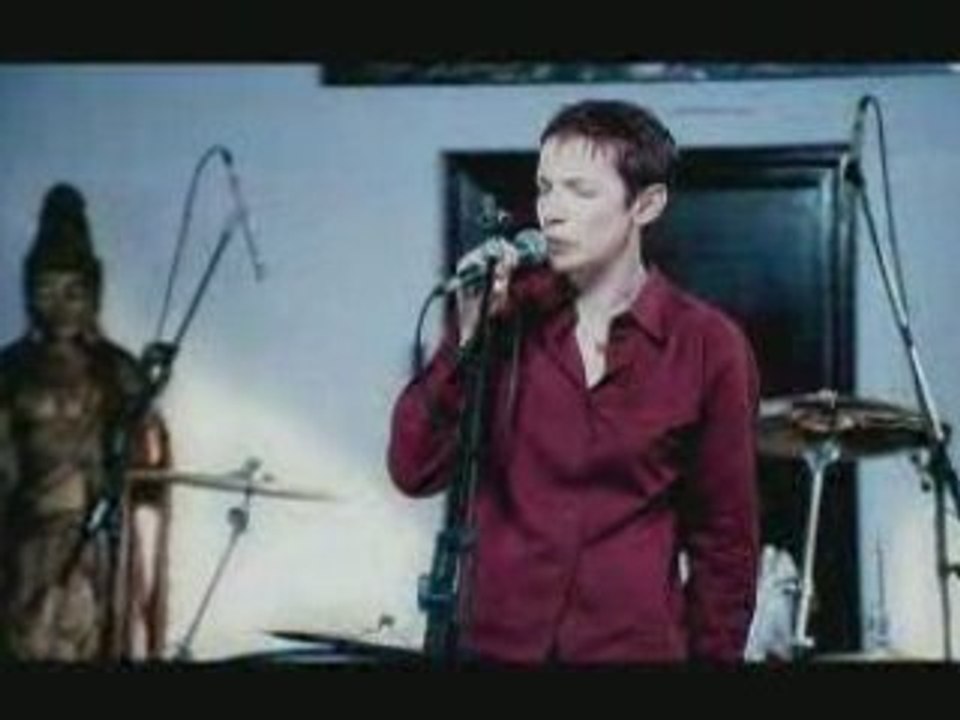Eurythmics - 17 again (live)