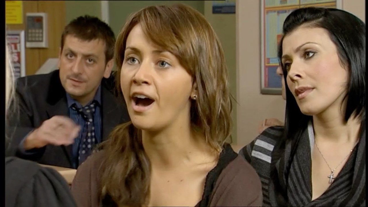 Corrie Maria Connor Confronts Leanne Battersby 5th December 2008