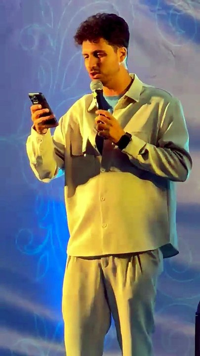 Da "Truman Show" a "De Guzman Show": lo sketch tutto da ridere di Vincenzo Comunale!