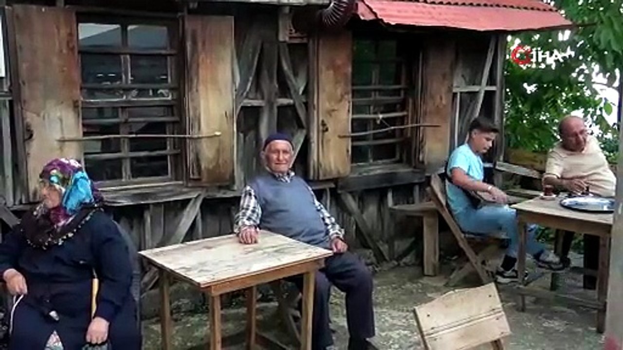 Görele'de yayla yolundaki 70 yıllık kahvehane zamana direniyor