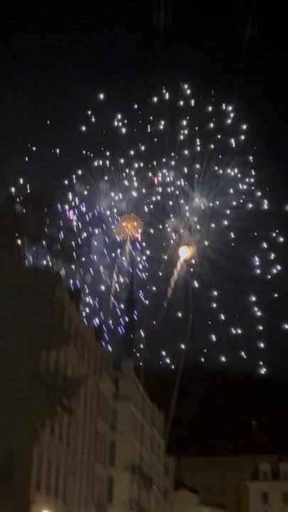Feu d’artifice en légende