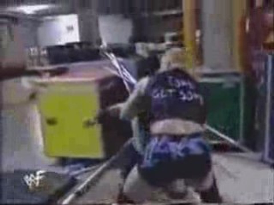 Raven vs Crash Holly