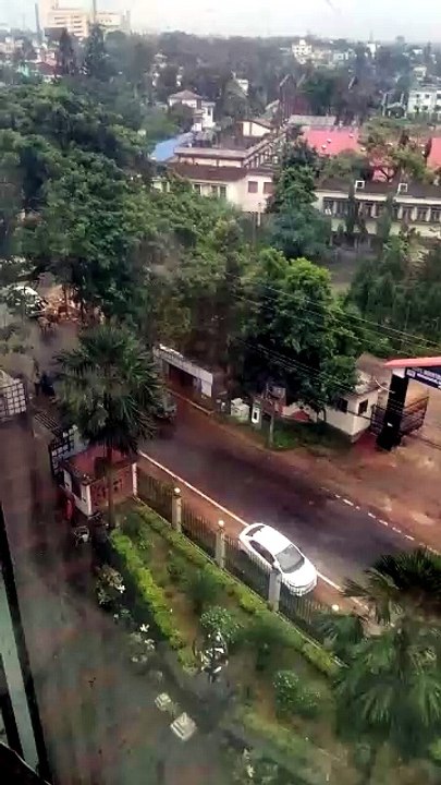 Road View from the 2nd Floor | Everyday City Life in Agartala, Tripura | MindTrekVlog