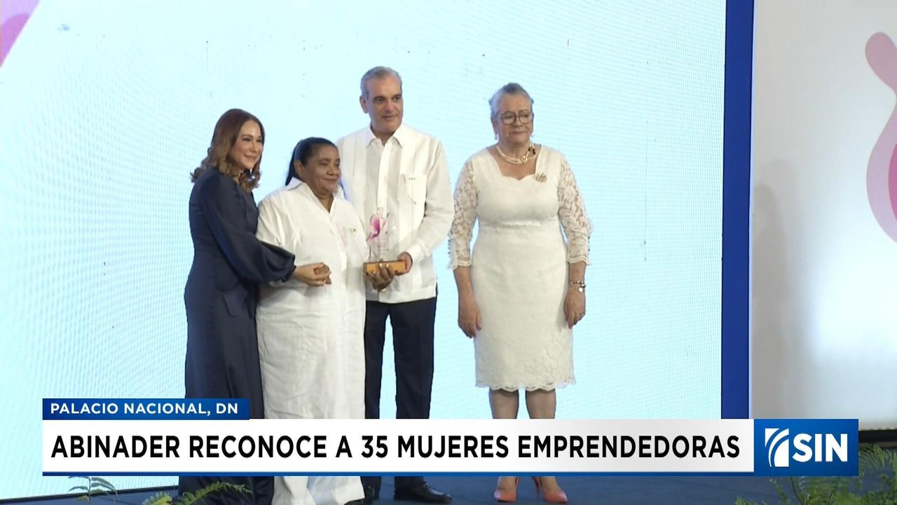 Abinader reconoce a 35 mujeres SUPEREmprendedoras