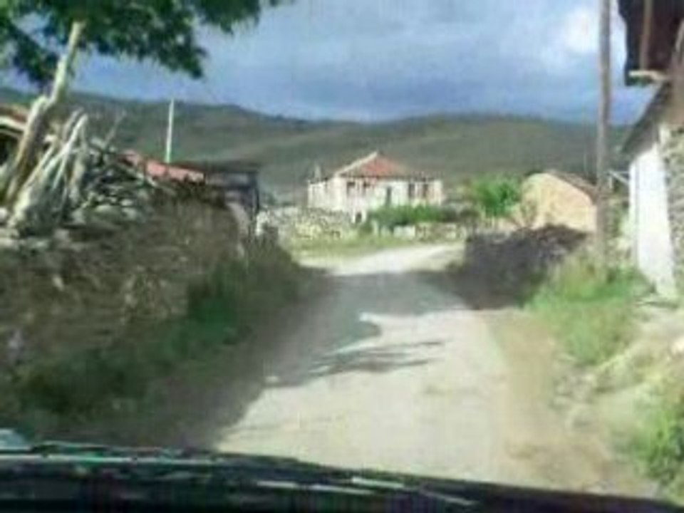 NESE STRAMI AKO SI ZIVONEC TUKU GORDEJSE