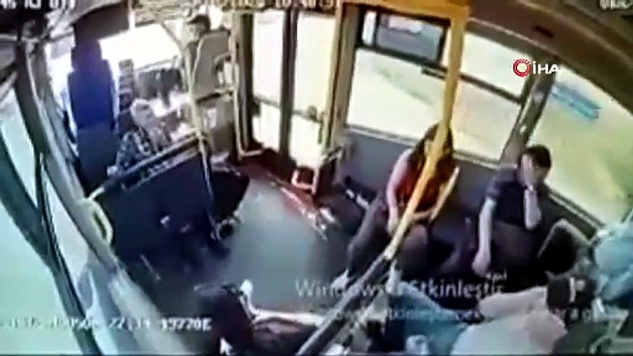 Manisa\'da 1 kişinin öldüğü 11 kişinin yaralandığı kazanın araç içi kamera görüntüleri ortaya çıktı