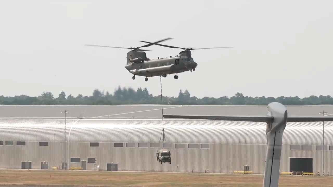 RAF demonstrates Chinook helicopter transport capabilities at FIA 2026