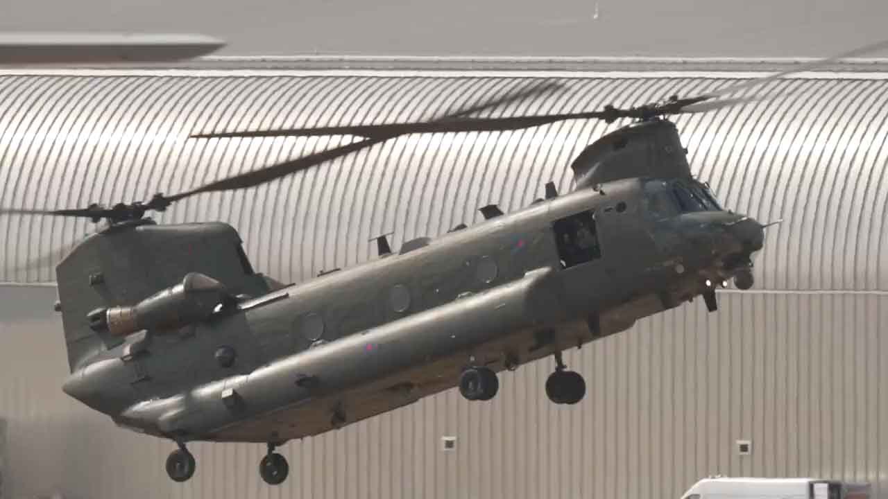 RAF esitteli Chinook-helikopterin kuljetuskykyä FIA 2026 -ilmailunäyttelyssä