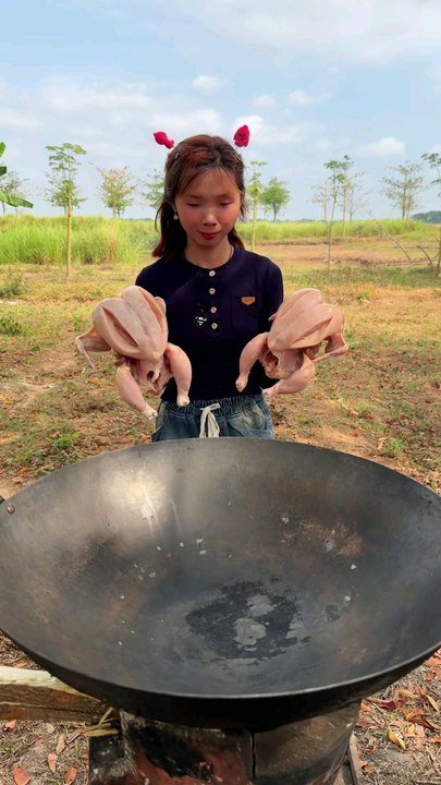 Cooking yummy chicken with butter braised