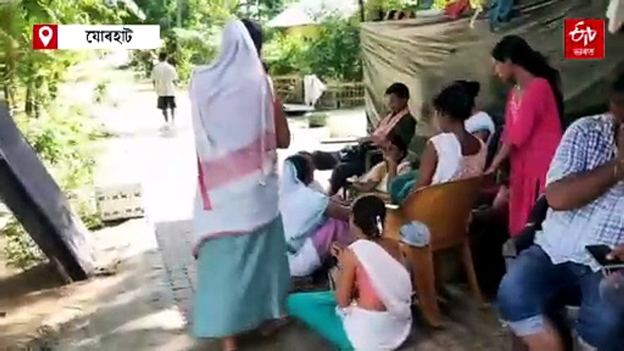 দুৰ্বিষহ জীৱন কটাইছে উত্তৰ-পশ্চিম যোৰহাটৰ বন্যাৰ্ত ৰাইজে, সহায়ৰ হাত জাতীয়তাবাদী যুৱ-ছাত্ৰ পৰিষদৰ