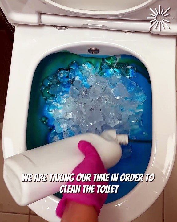 Satisfying ASMR toilet cleaning! 🚽