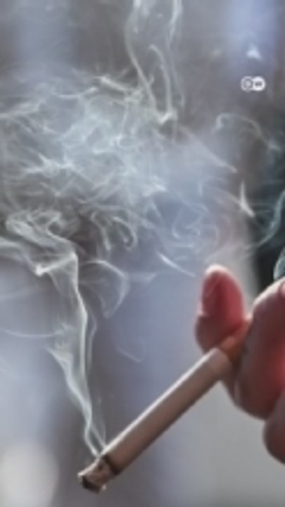 إسبانيا تحظر التدخين على الشواطئ