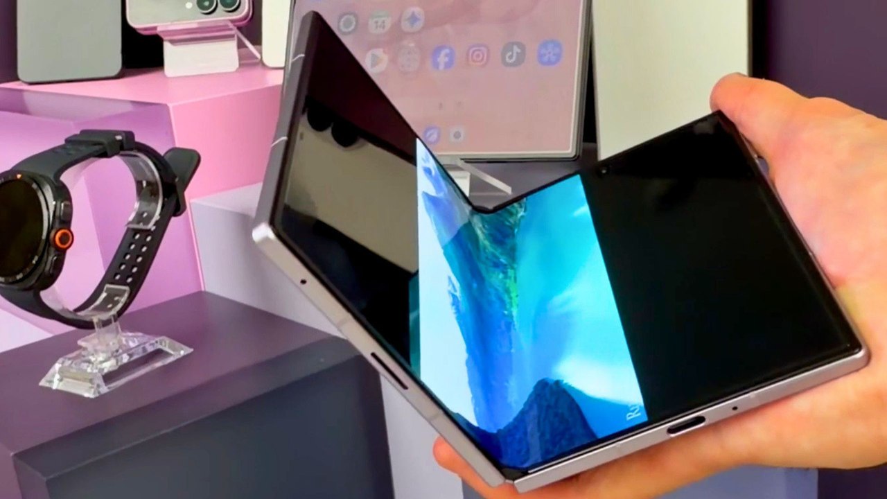 Fold8: así en el nuevo plegable de 2000 euros con el que Samsung busca ventaja frente a Apple