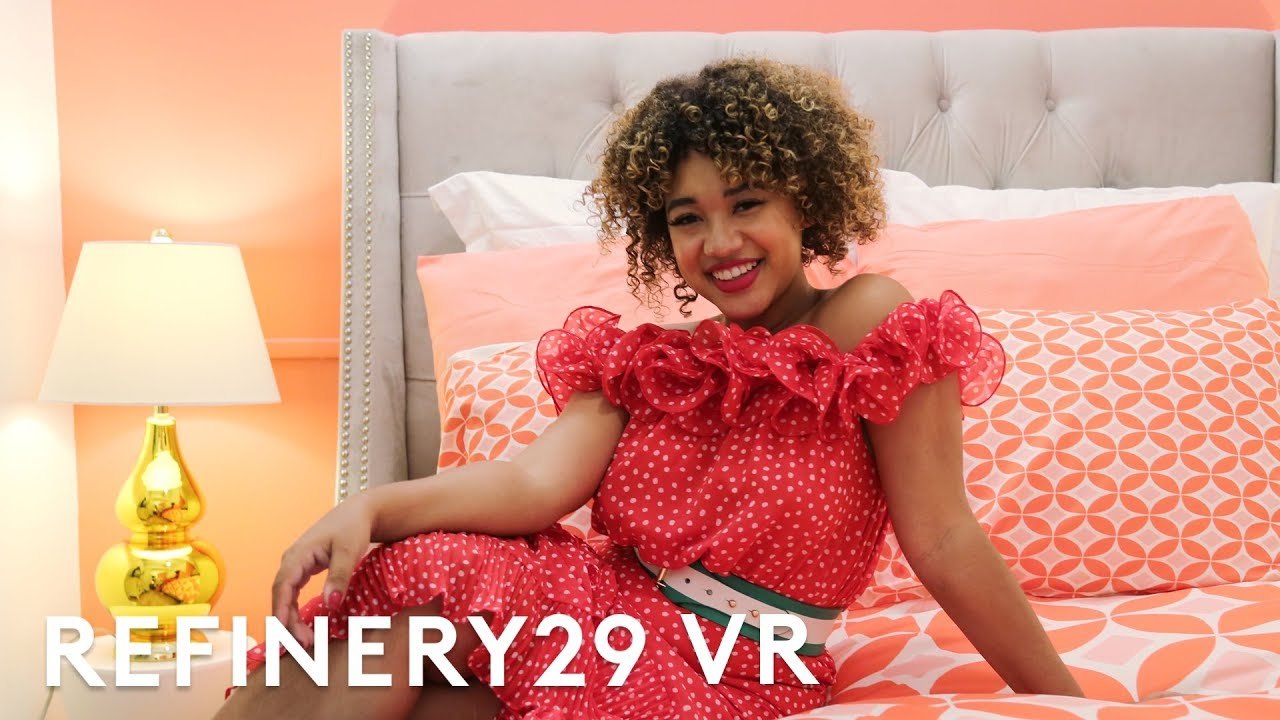 Influencer Color Me Courtney's Apartment Tour In VR 360 | Refinery29