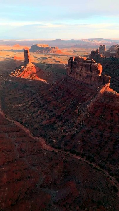 Valley of the Gods, Utah is a 250 million year old wonder 🇺🇸