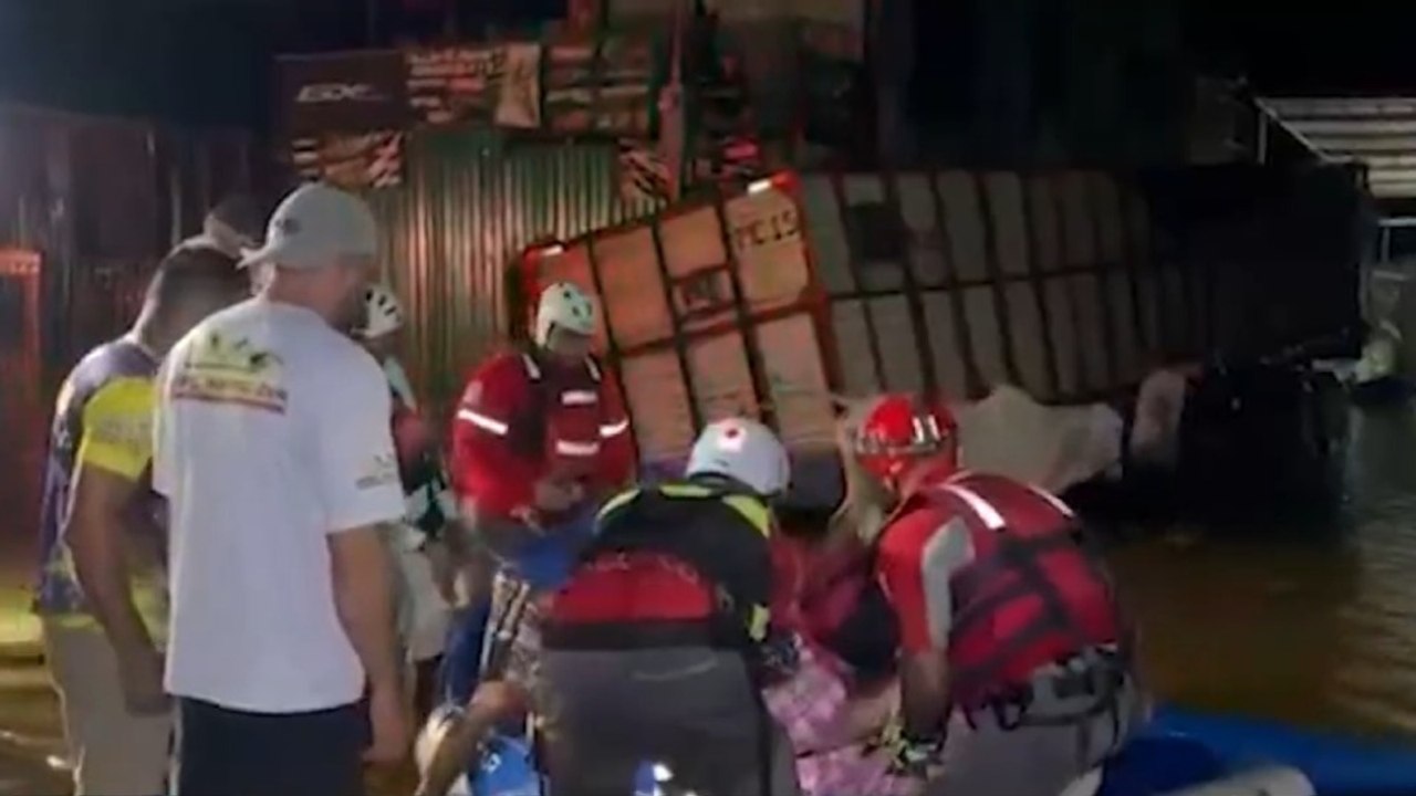tn7-cuerpos-de-rescate-continuan-trabajos-en-sarapiqui-por-inundaciones-240726