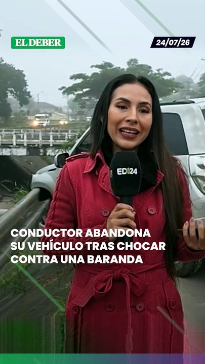 Conductor abandona su vehículo tras chocar contra una baranda