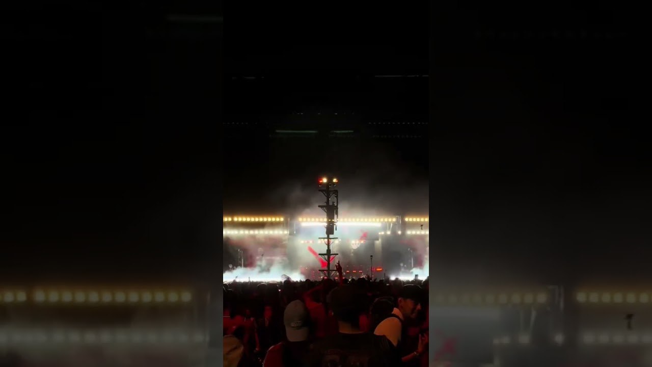 Green Day hit the stage and so did our teen ang...