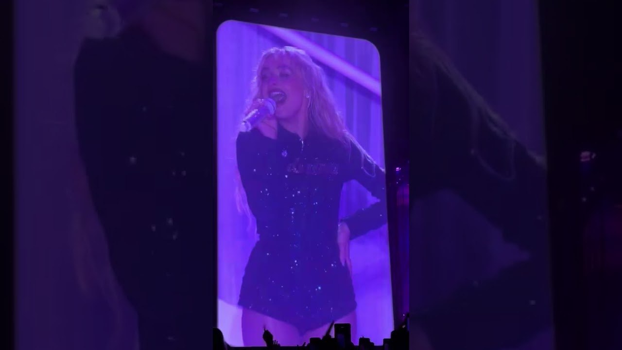 #sabrinacarpenter covers "It's Raining Men" by...