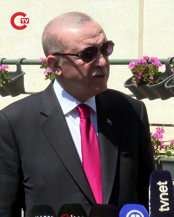 (NATO Zirvesi) 20 yıldan sonra İstanbul, arkadan Ankara'daki zirve. Her ikisi de bizler için ayrı bir zenginlik, mutluluk vesilesi oldu.