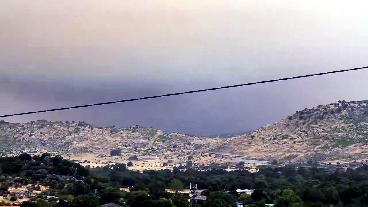 Los incendio forestales de la Sierra Oeste y Burgohondo, a punto de unirse.