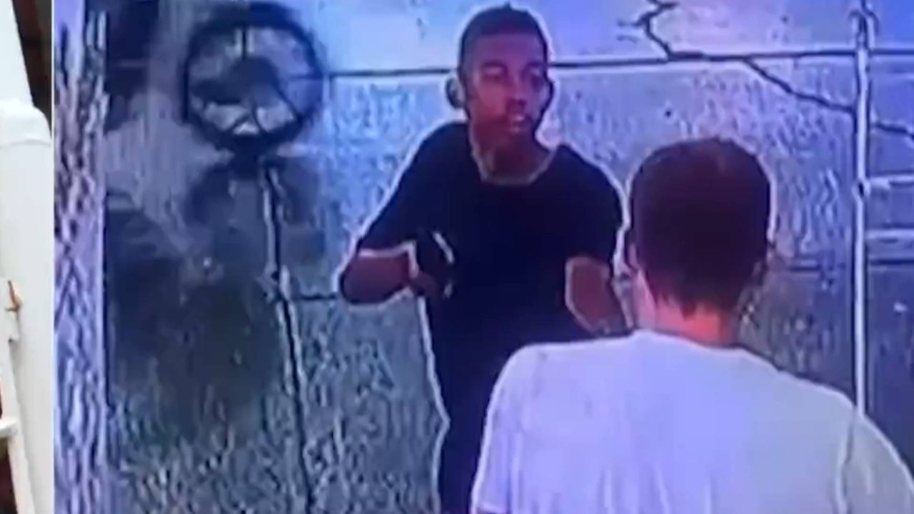 Le disparó en la cara cuando el anillo que le estaba robando se le quedó atascado en el dedo