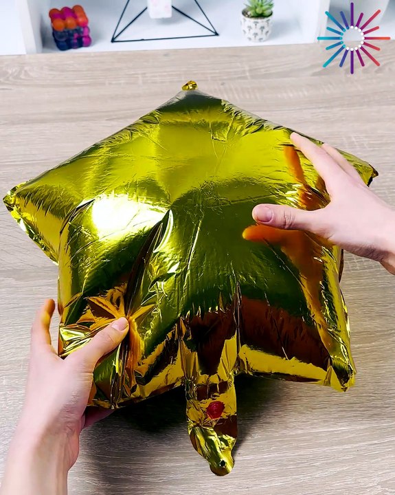 Blowing up a custom foil balloon at home  ⭐🎈
