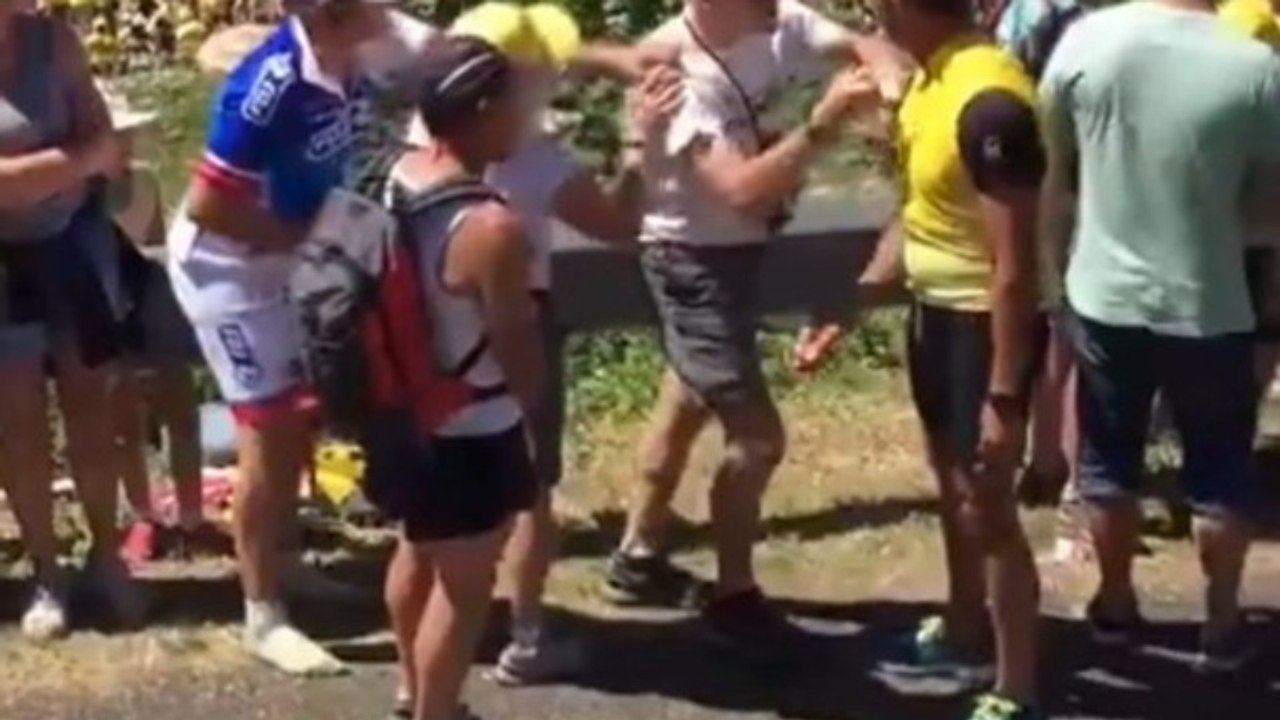 Baston sur les bords du Tour de France
