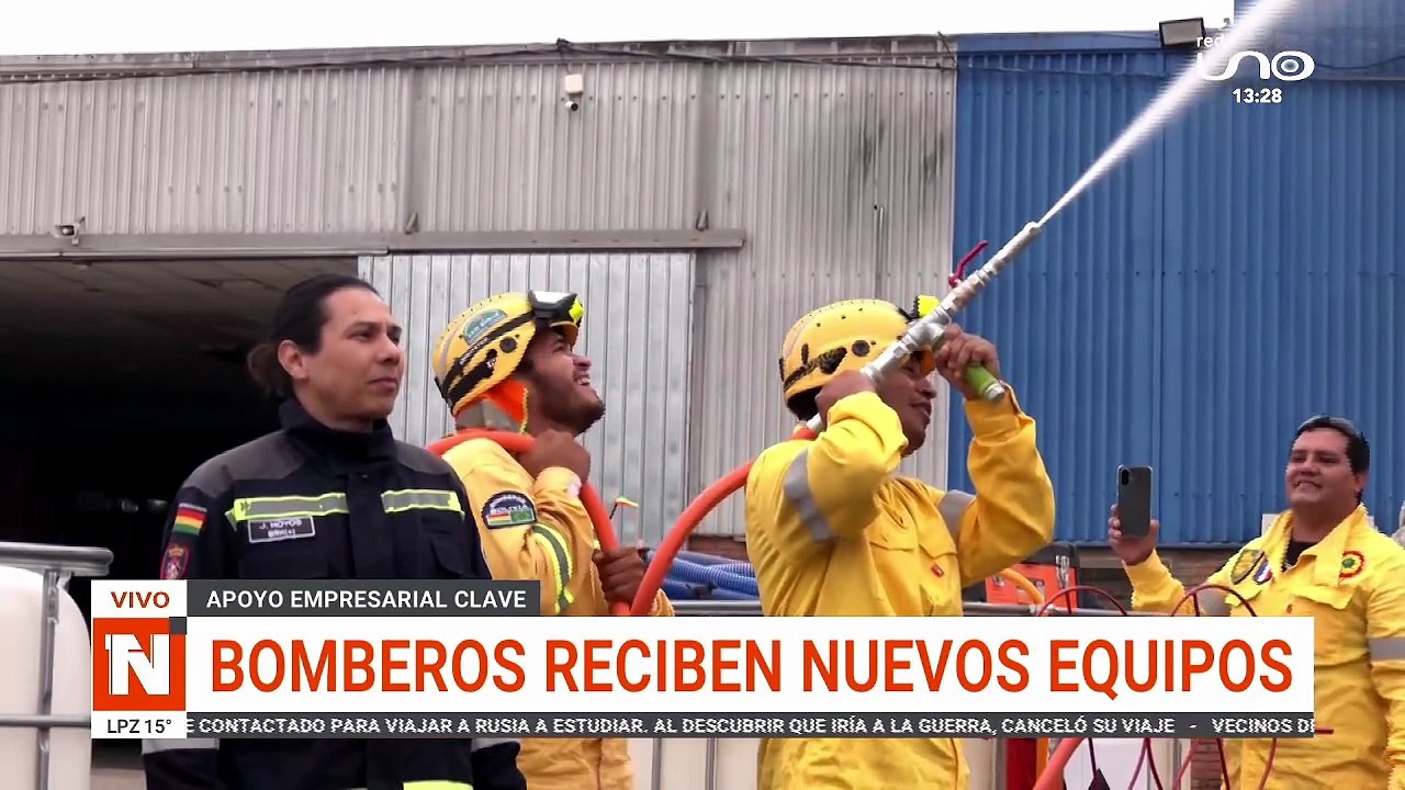 BOMBEROS RECIBEN SIETE PATINES DE FUEGO