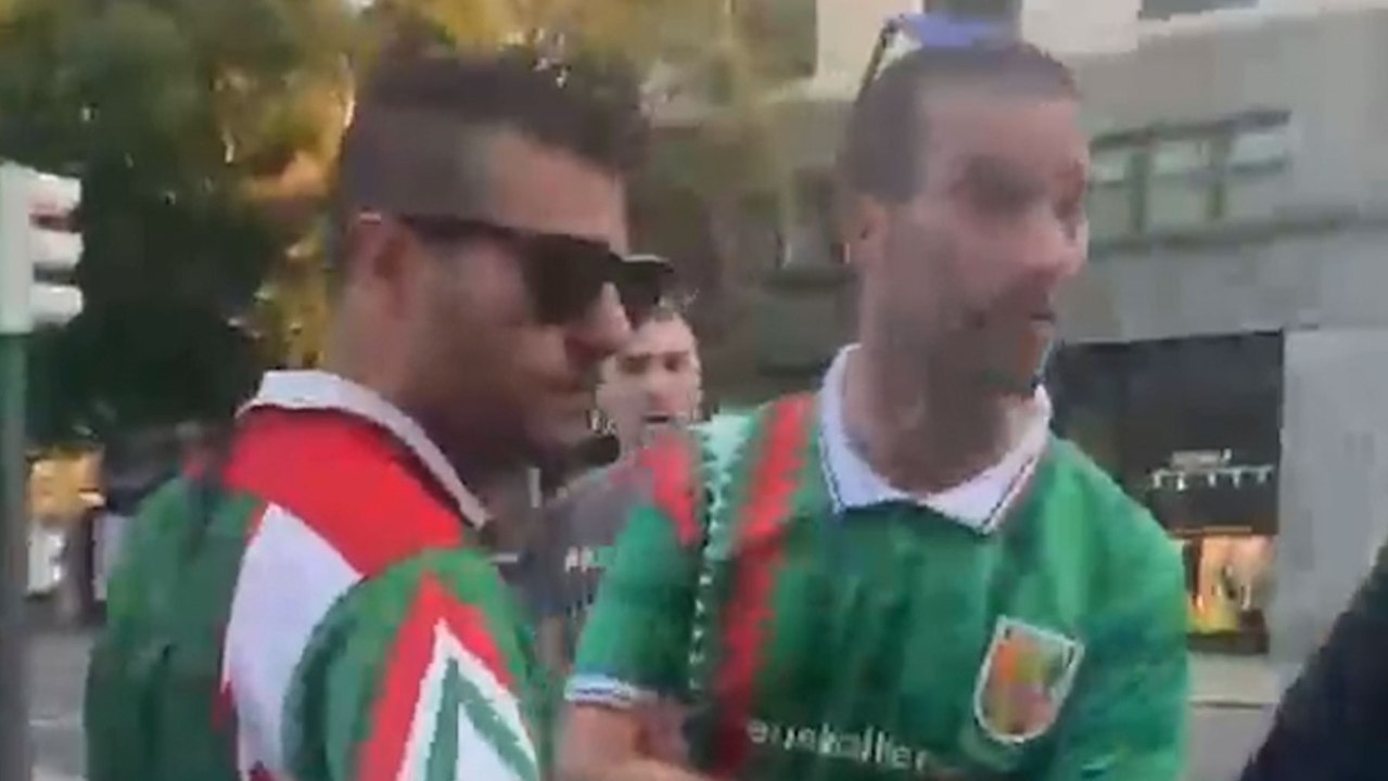 Estos son los proetarras que le gritaron "¡tres tiros te daba en la cabeza!" a un menor por llevar la bandera de España en Bilbao