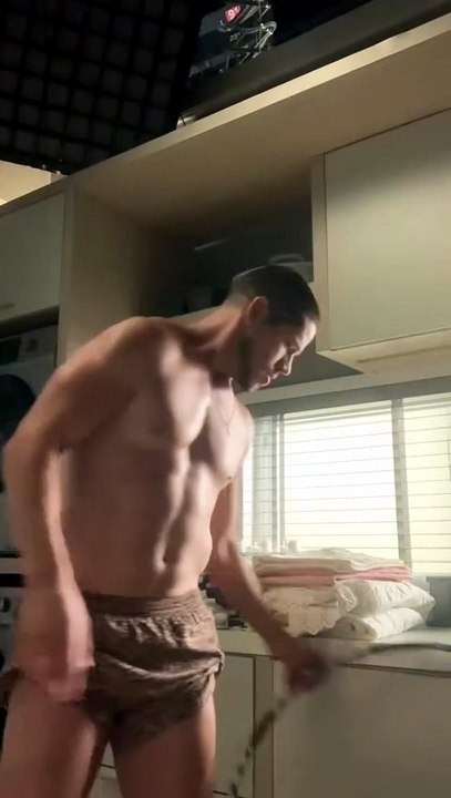 Cena quente? José Loreto viraliza ao mostrar bastidores de momento inusitado; veja