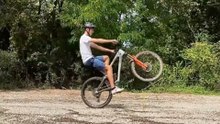 🔥 TRICKS VTT À FACILE APPRENDRE 🚀 😱 #velo #vtt #enduromtb #mtb