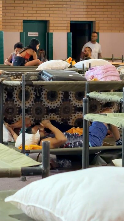 El polideportivo de Villamanta acoge a los evacuados por los incendios de Madrid y Ávila
