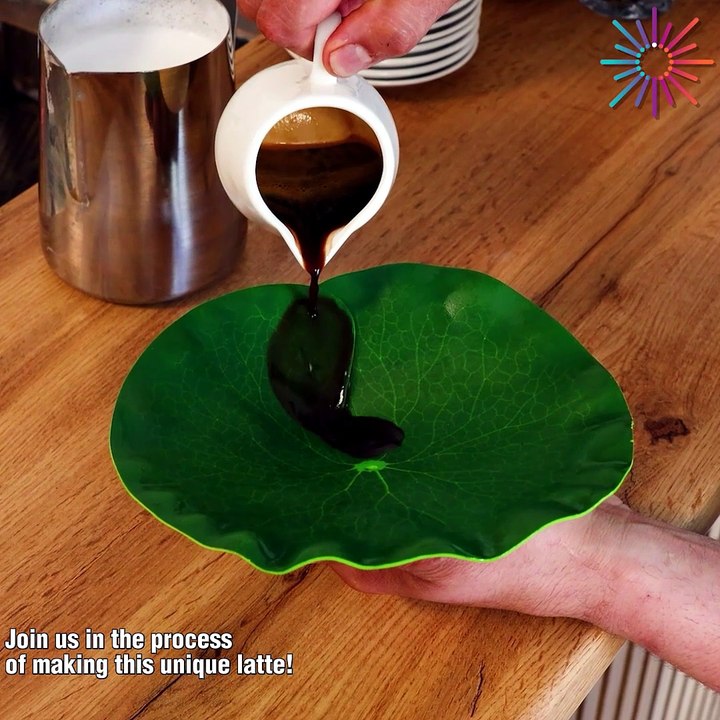 A unique latte served in an ecofriendly cup🍃