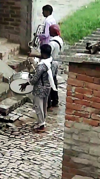 हमारे गाँव में आए ढोल बजाने वाले🙂 #viralvideo #shorts